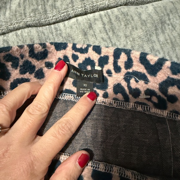 Ann Taylor Black and Pink Animal Print Pencil Skirt - Picture 3 of 4